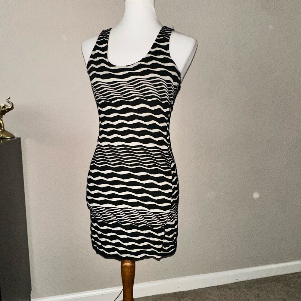 Forever 21 Black and White Wave Pattern Mini Dress